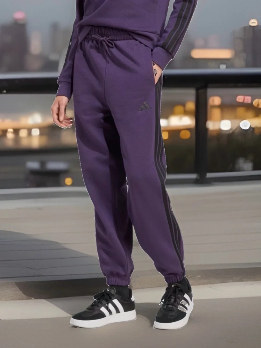 Adidas Essentials Men’s Size Small Fleece Loose Fit Pants. Plum/ Black. NWT